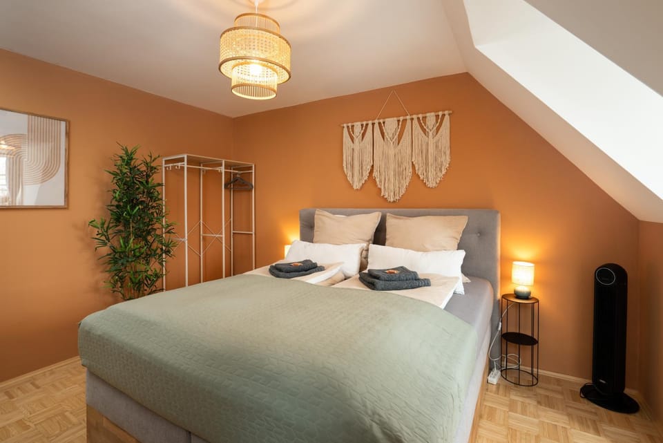 Bed, Photo of the whole room, Bedroom, wardrobe