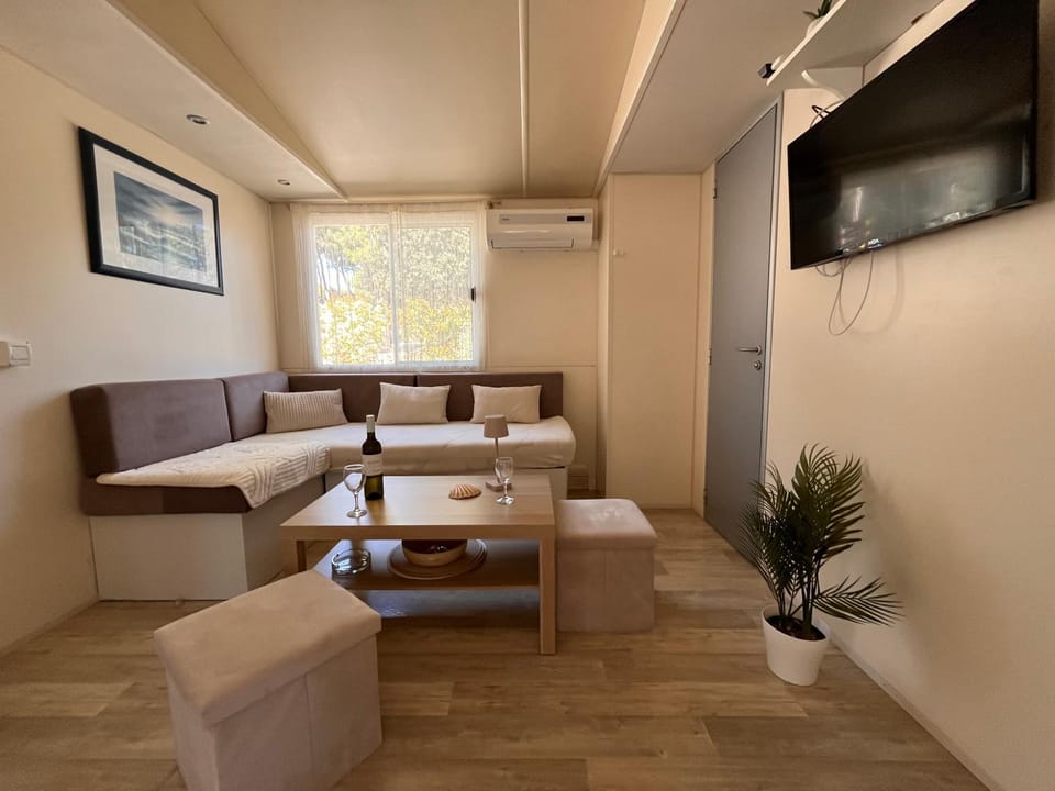 Mobile Home Ana Mia Campground/ 
RV Resort in Biograd na Moru
