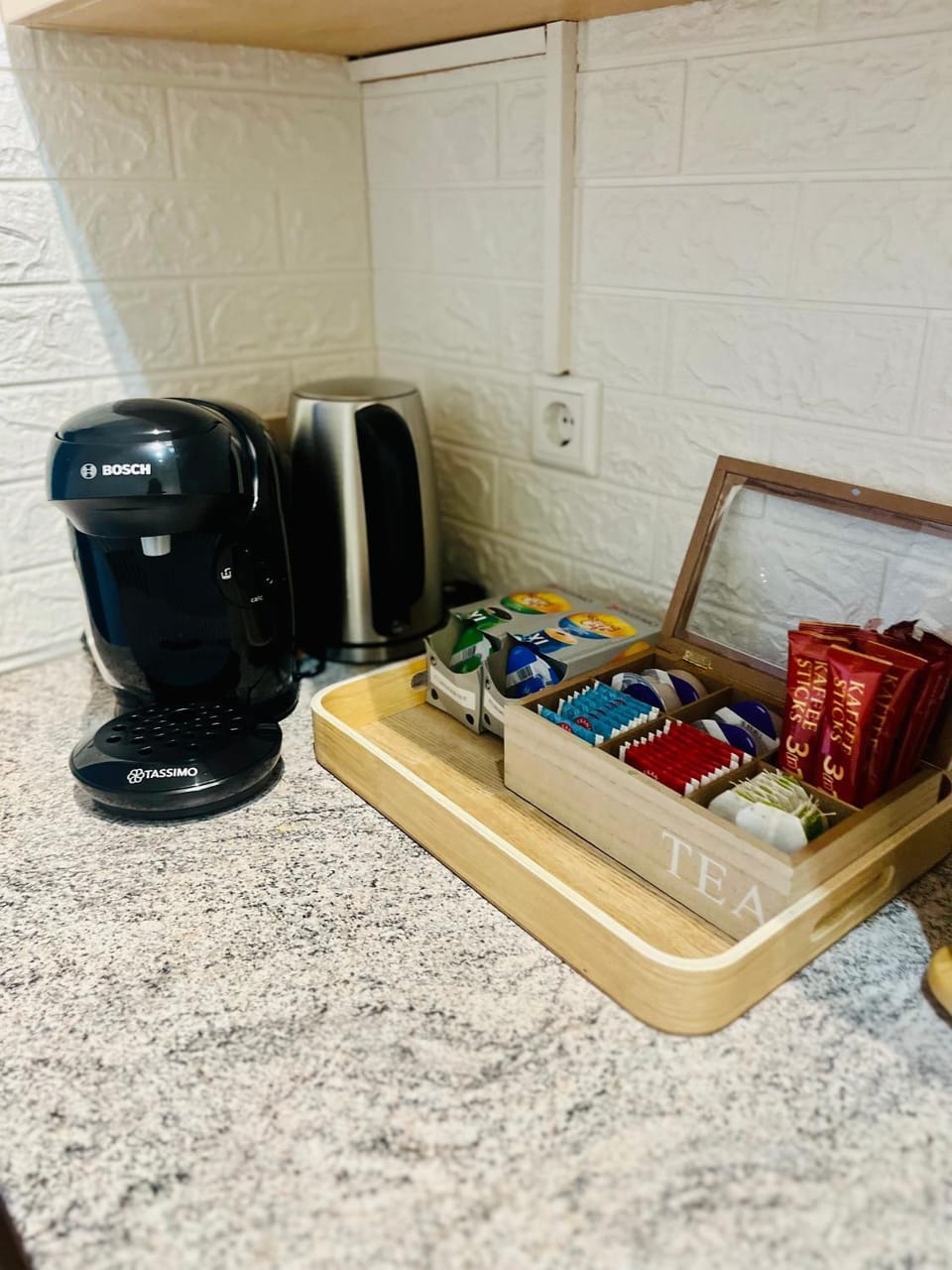 Coffee/tea facilities, Kitchen or kitchenette