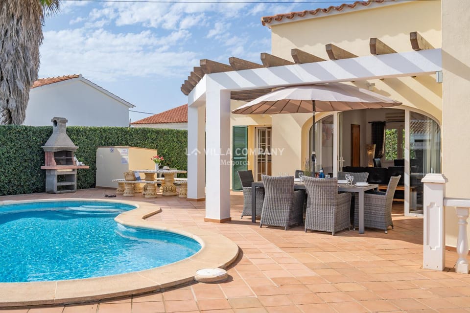Property building, Balcony/Terrace, Swimming pool