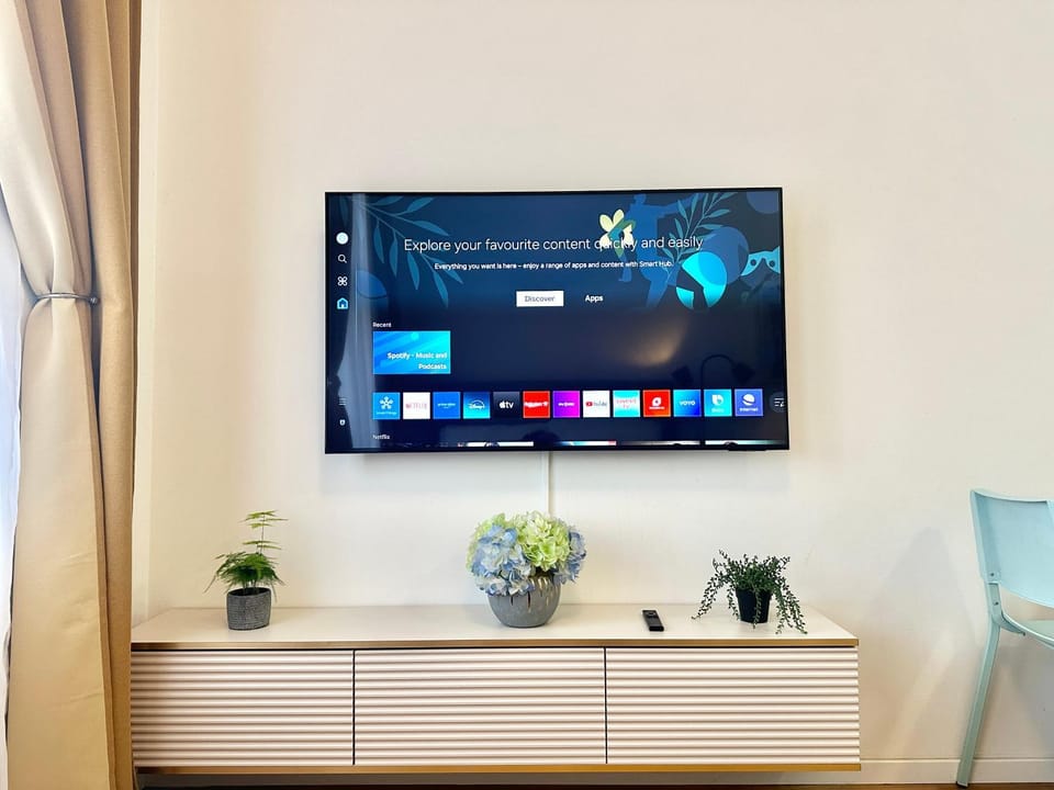 Communal lounge/ TV room, TV and multimedia, Evening entertainment