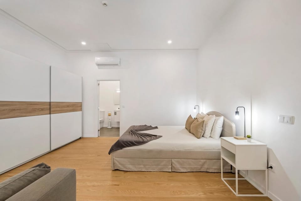 Bed, Bedroom, air conditioner