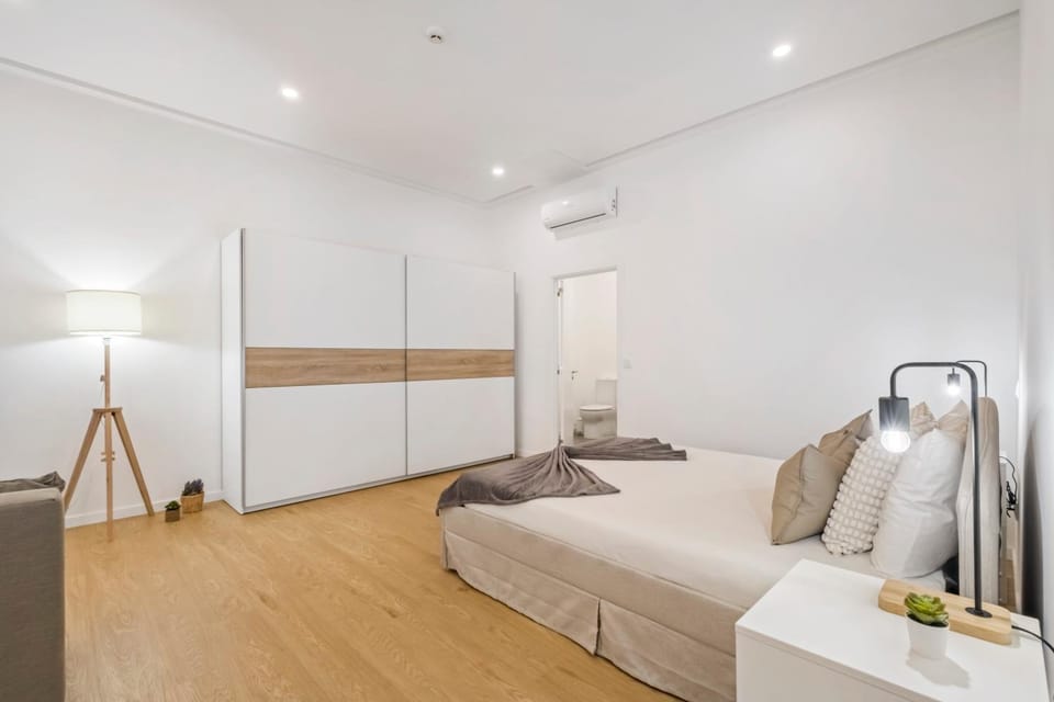 Bed, Bedroom, air conditioner