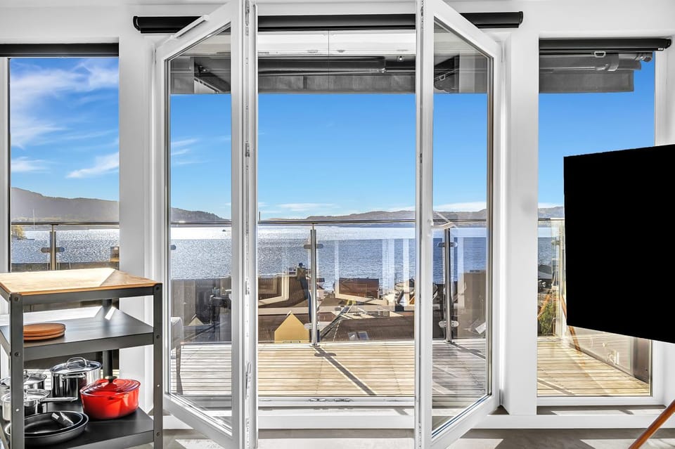 Patio, Day, Natural landscape, View (from property/room), Balcony/Terrace, Dining area, Sea view