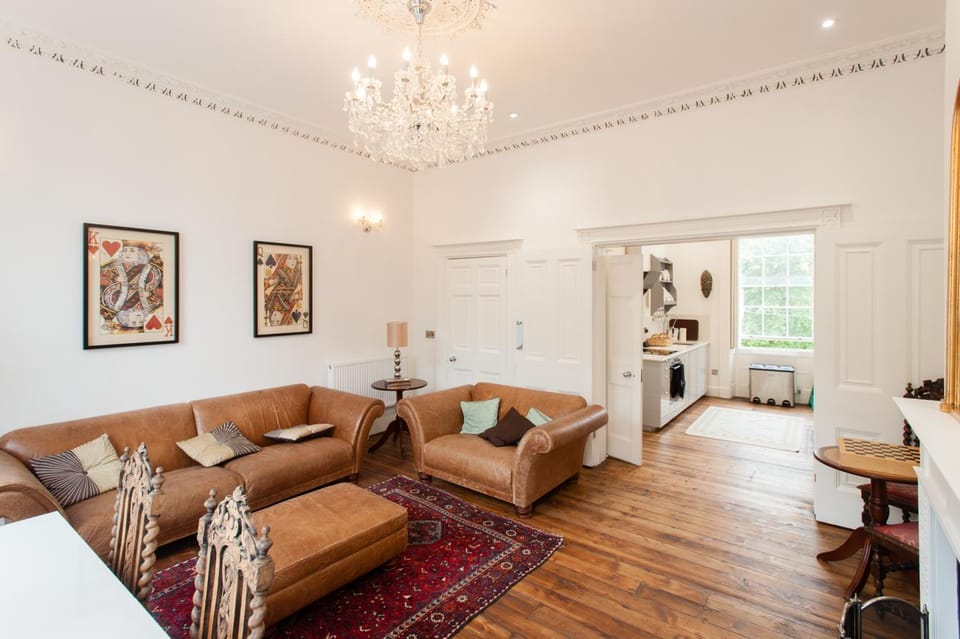 Living room, Photo of the whole room, Seating area