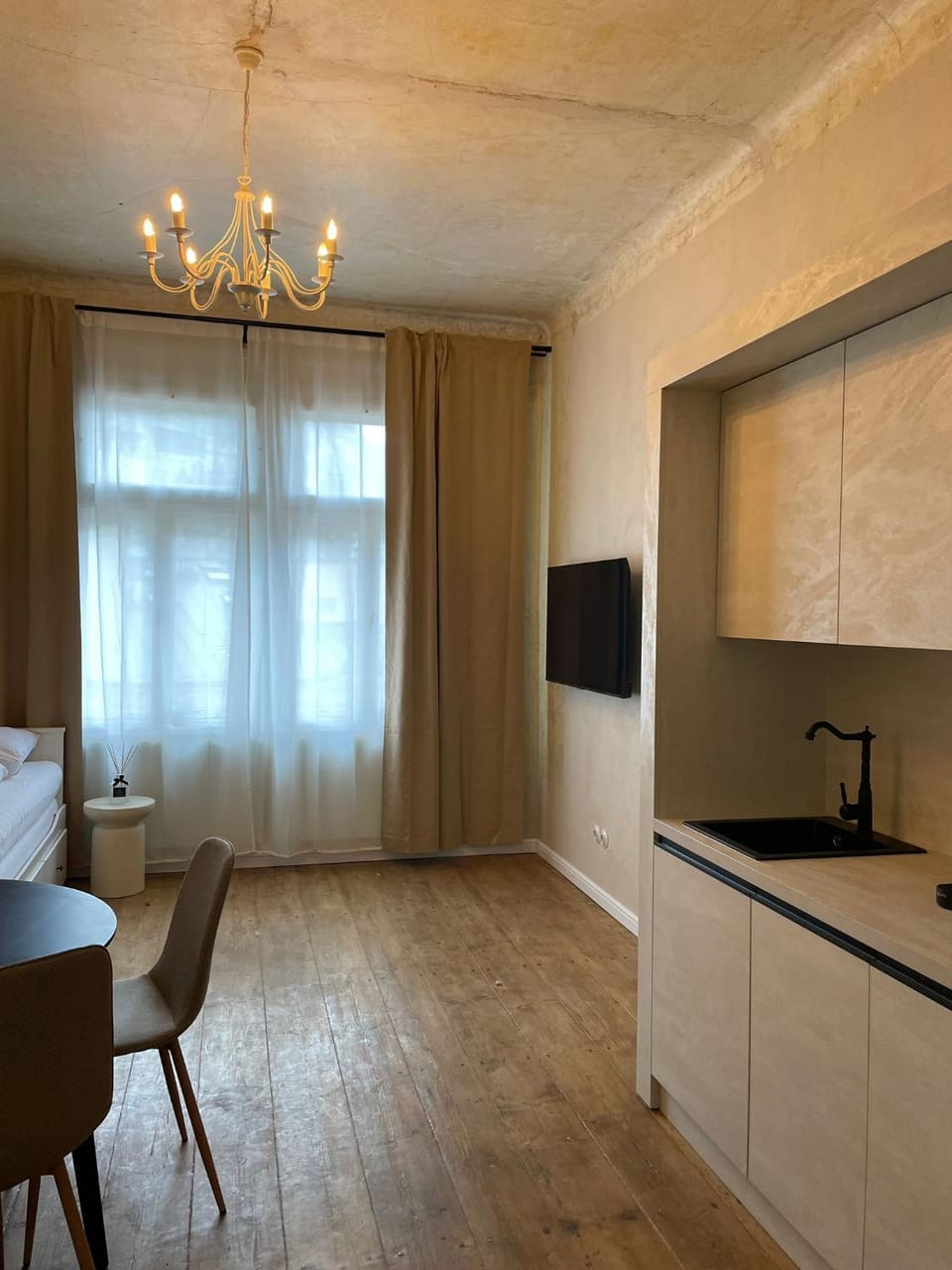 TV and multimedia, Kitchen or kitchenette, Dining area