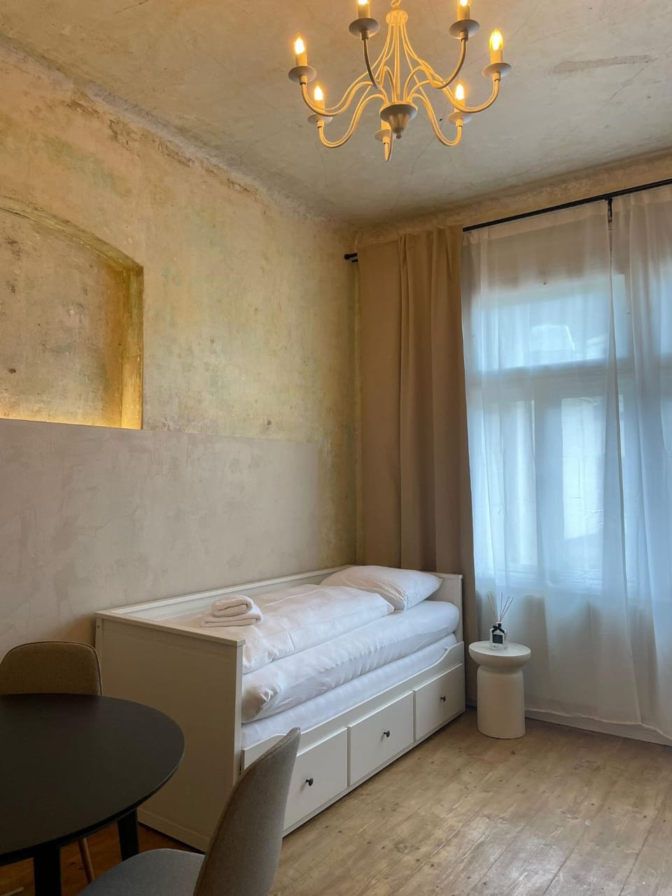 Bed, Living room, Seating area