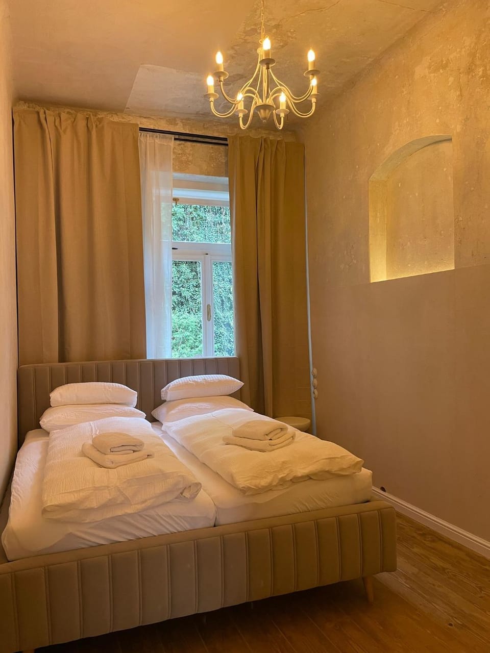 Bed, Photo of the whole room, Bedroom, towels