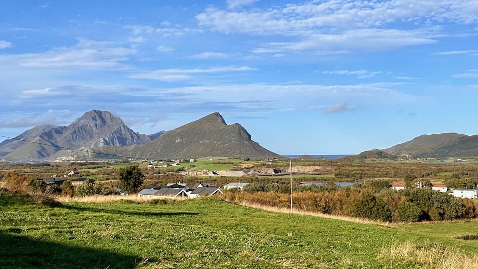Nearby landmark, Natural landscape, Mountain view