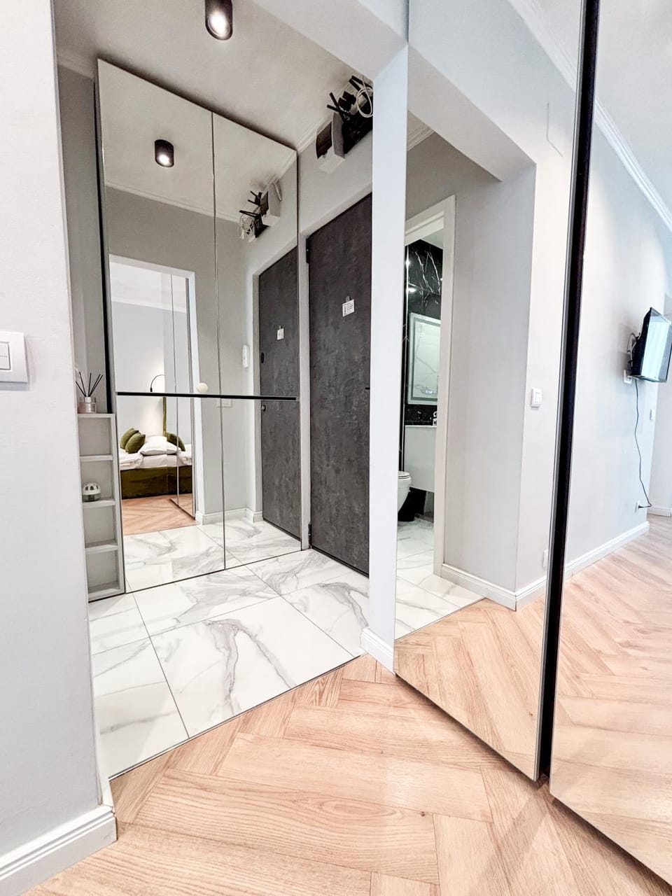 Camden Apart Walk in Shower, Smart TV, Queen Bed Apartment in Cluj-Napoca