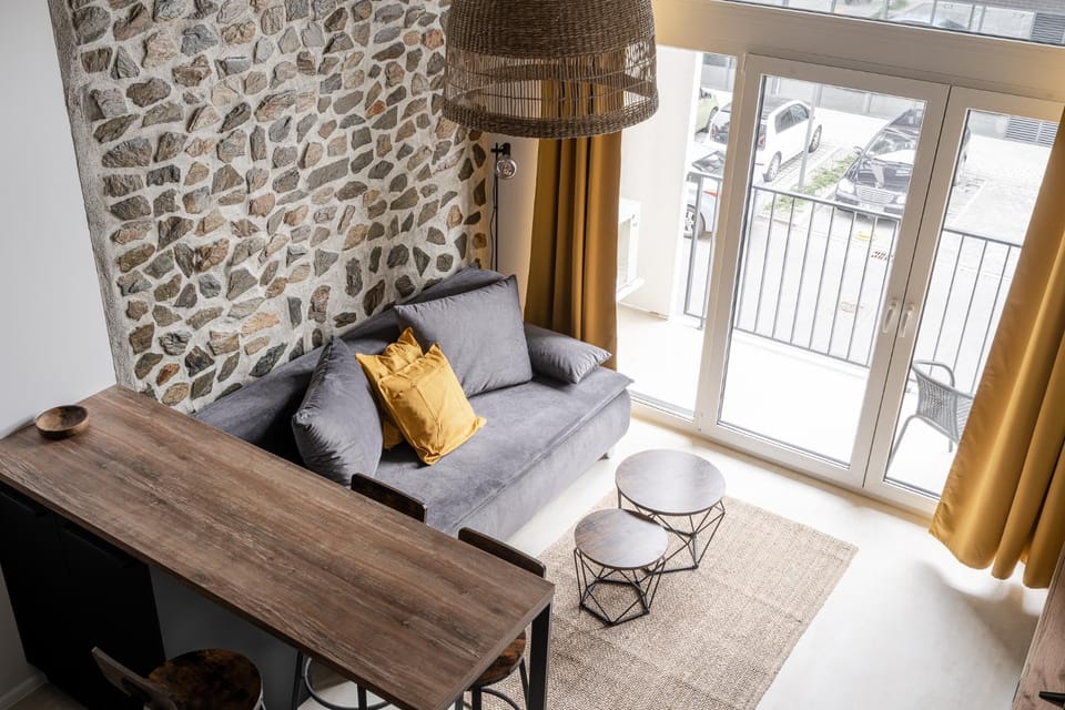 View (from property/room), Balcony/Terrace, Living room, Seating area