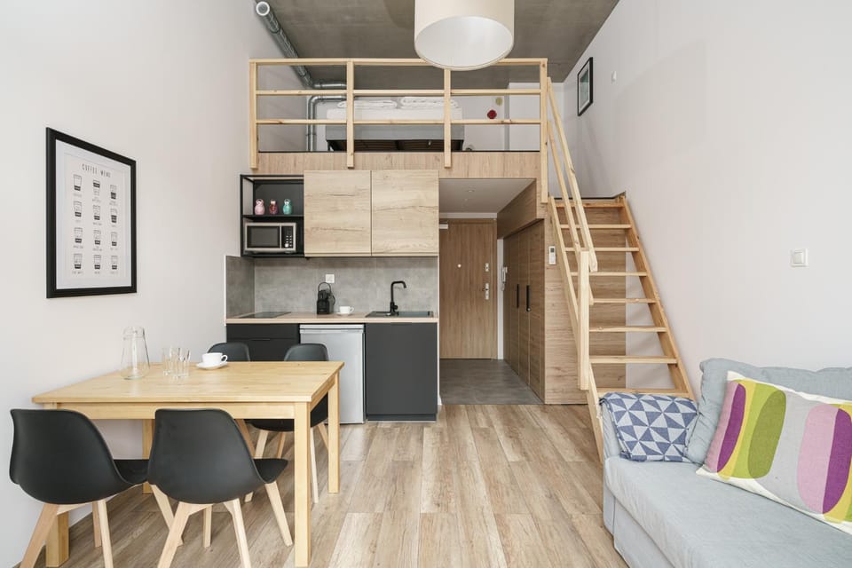 Bed, Living room, Photo of the whole room, Seating area, Dining area