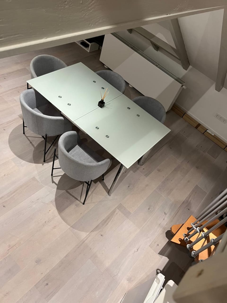 Seating area, Dining area