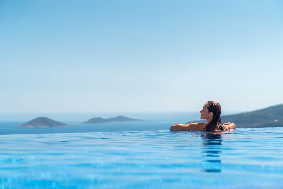 Natural landscape, Pool view, Sea view, Swimming pool, sunbed