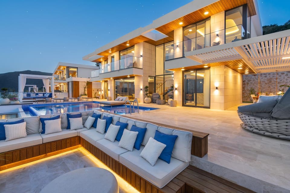 Property building, Swimming pool