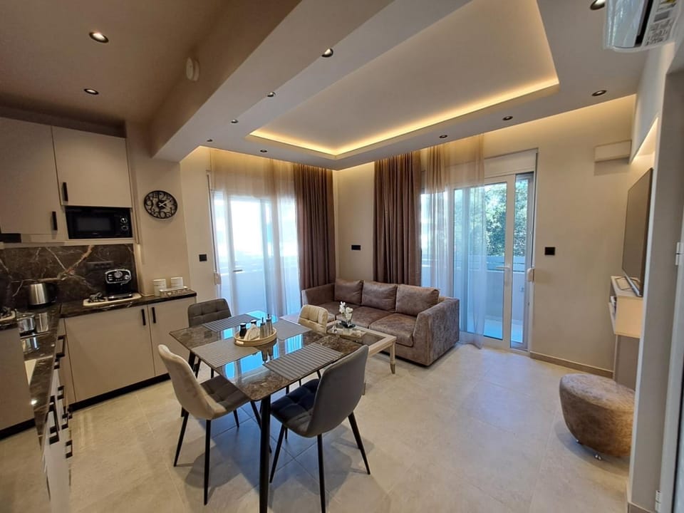 Living room, Seating area, Dining area
