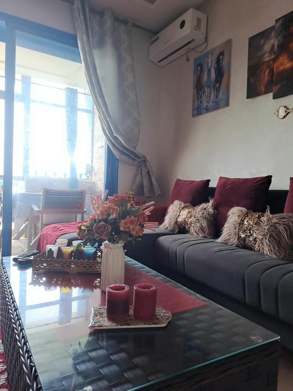 Living room, air conditioner