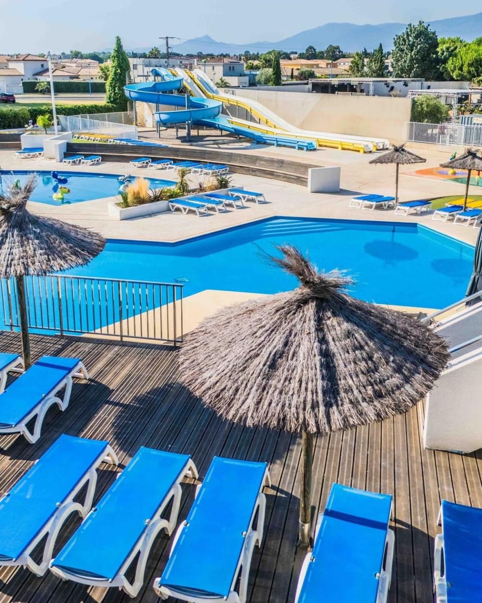 Aqua park, Swimming pool