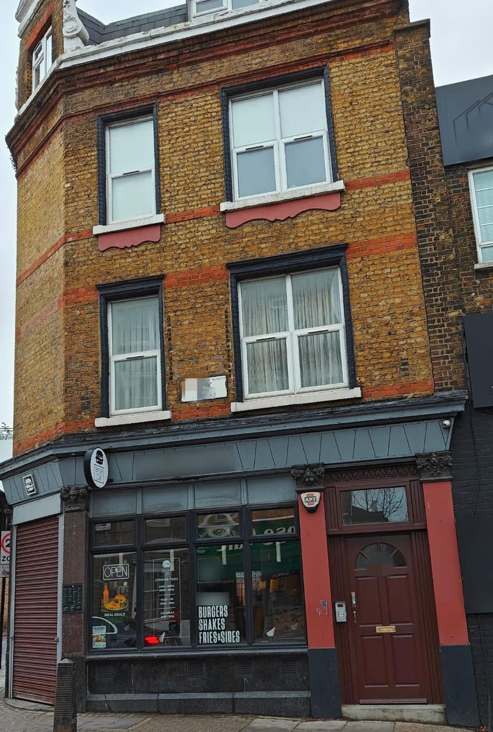 Property building, Restaurant/places to eat, Facade/entrance, Street view, Shopping Area