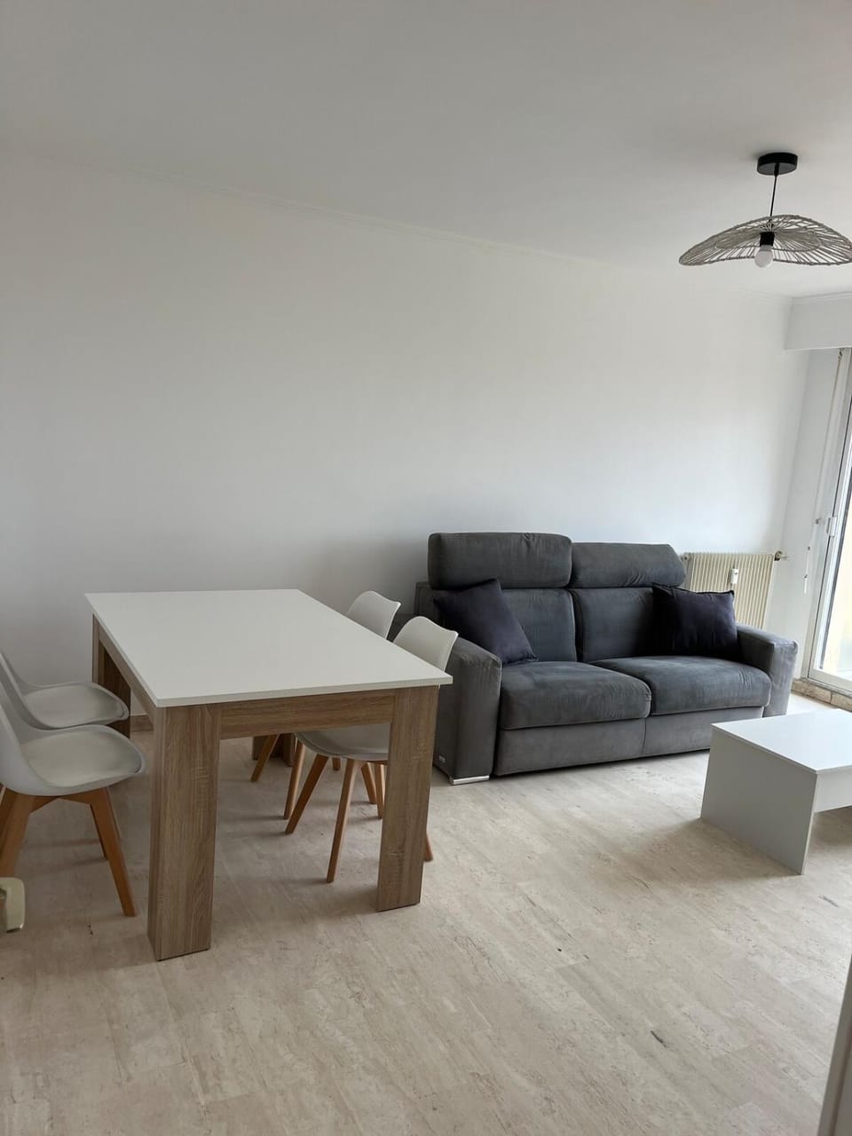 Studio dernier étage rénové Apartment in Antibes