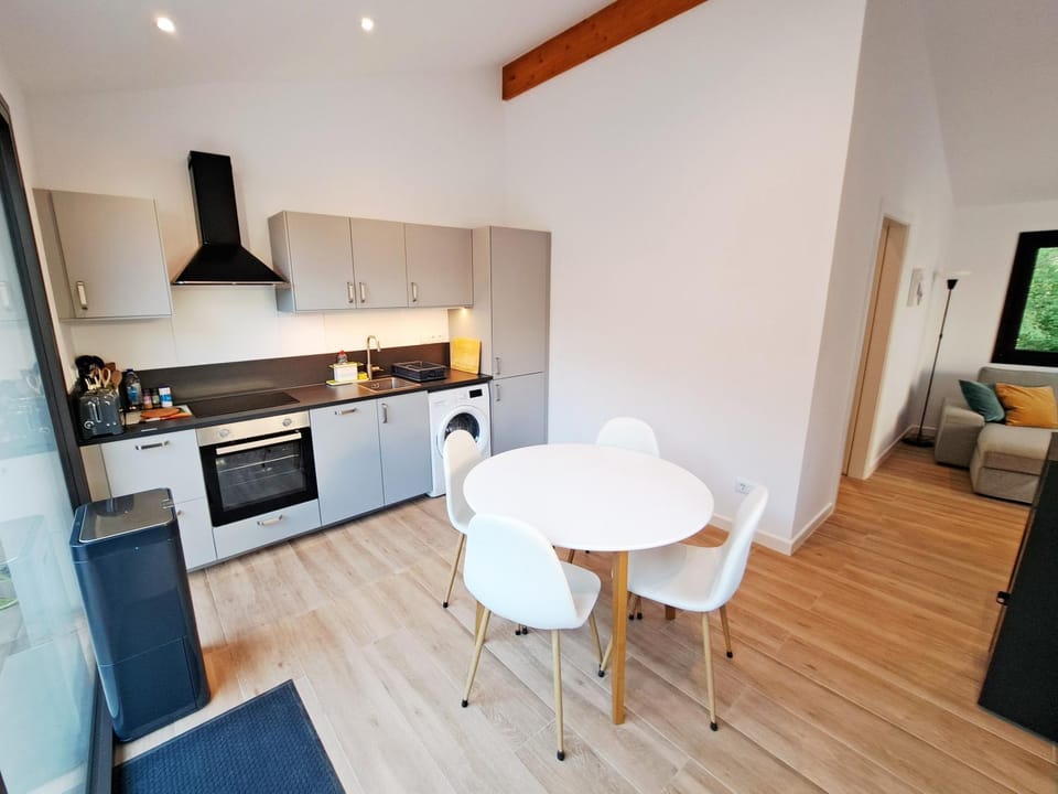 Dining area, dishwasher, oven, stove, washing machine, kitchen