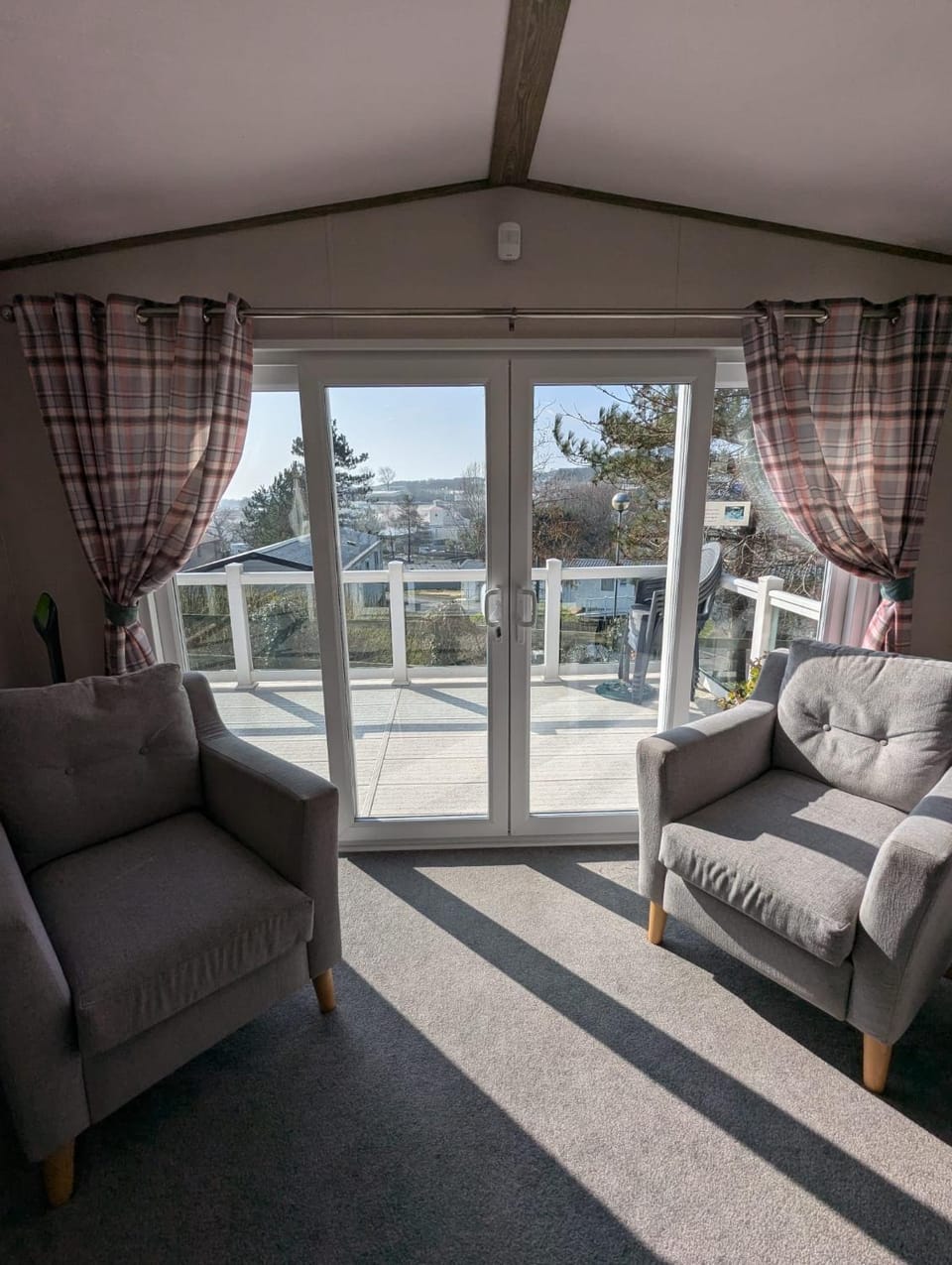 Patio, Day, Natural landscape, Balcony/Terrace, Living room, Seating area