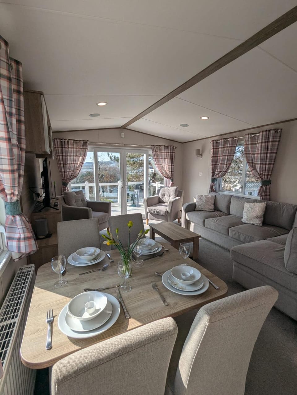 Living room, Seating area, Dining area
