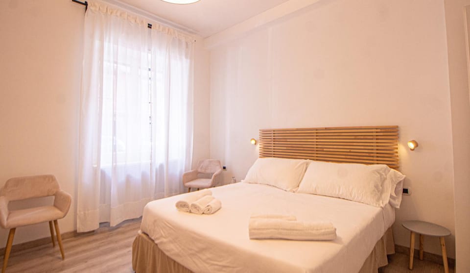 Bed, Photo of the whole room