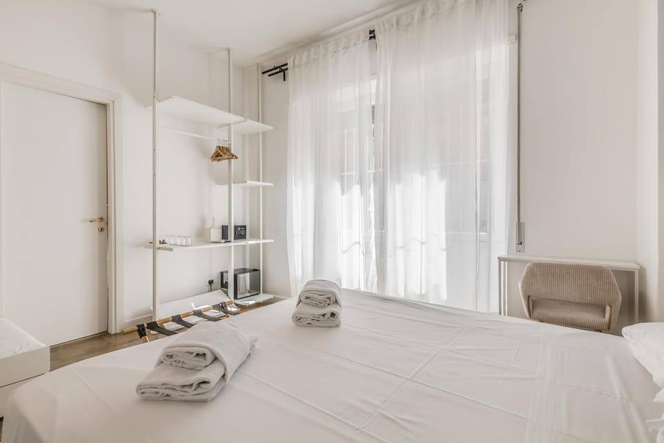 minibar, safe, wardrobe