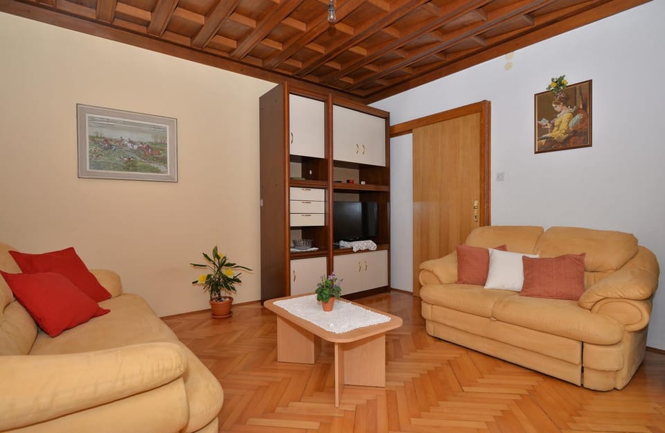 Apartmani Vesna Apartment in Makarska