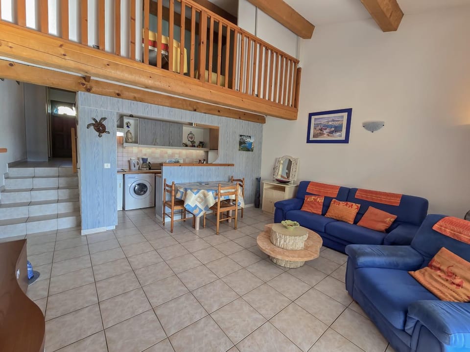 Kitchen or kitchenette, Living room, Dining area