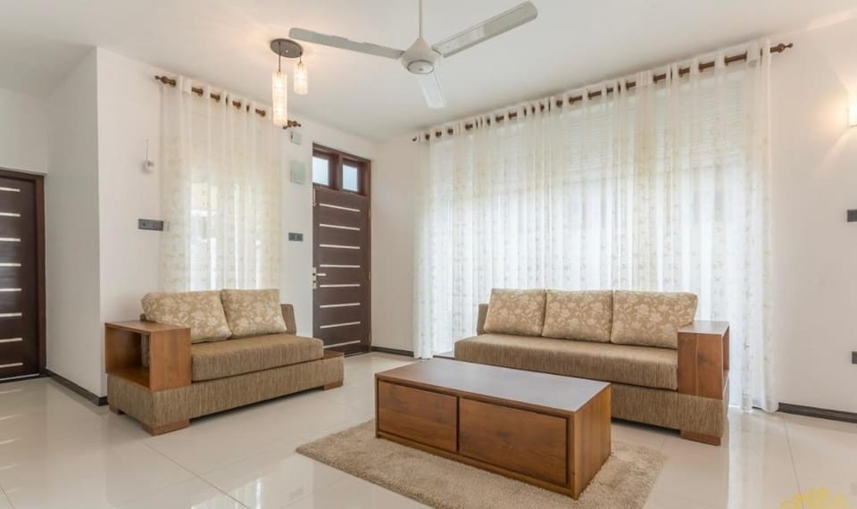 Rash Holiday Inn-Malabe Colombo Apartment in Western Province