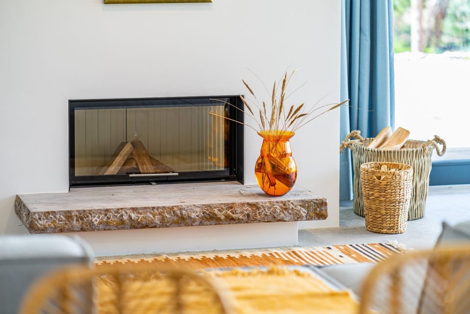 Living room, Seating area, fireplace, fireplace