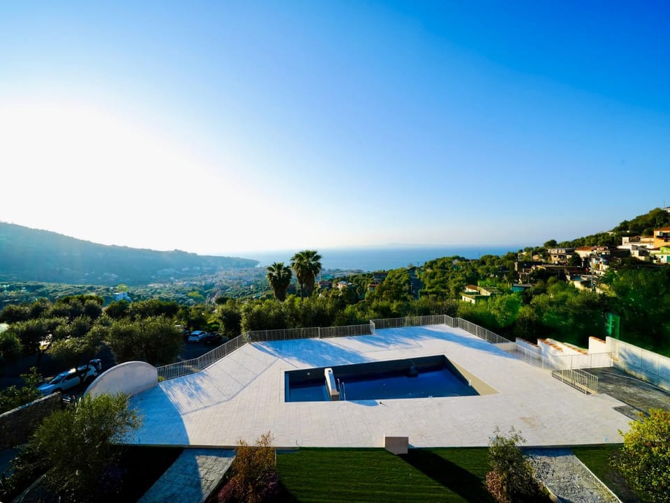 Day, Natural landscape, Pool view, Swimming pool