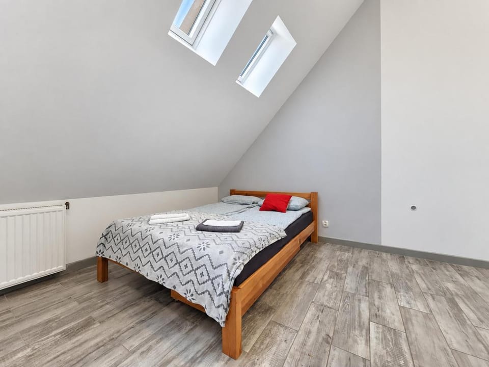 Bed, Photo of the whole room, Bedroom, internet, towels
