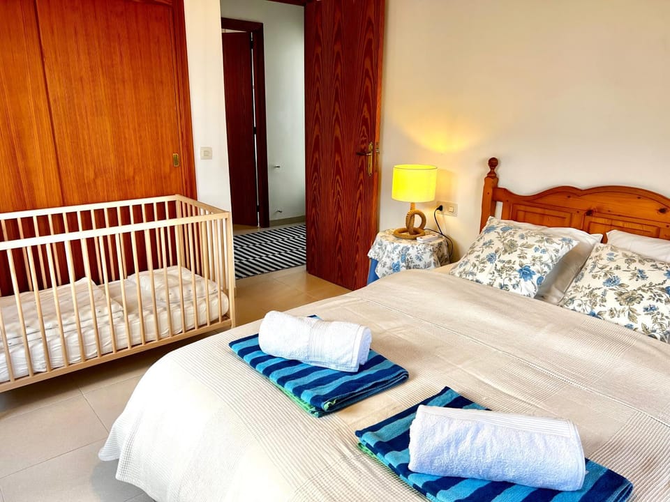 Bed, Photo of the whole room, Bedroom, cot, towels, wardrobe
