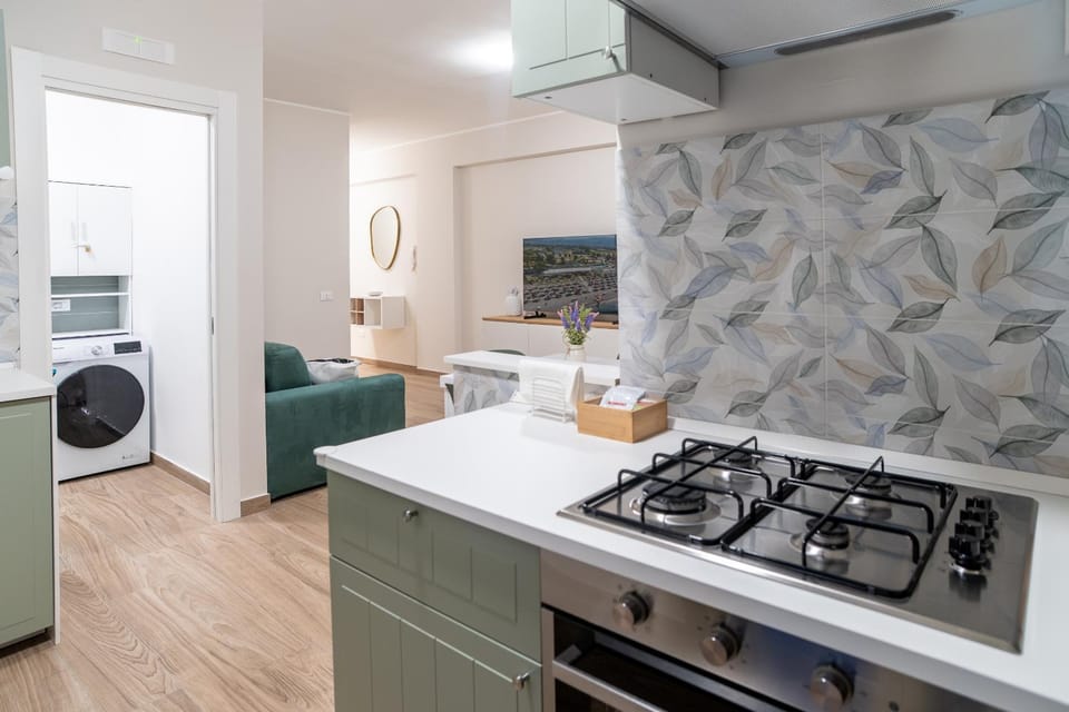 Kitchen or kitchenette, Seating area