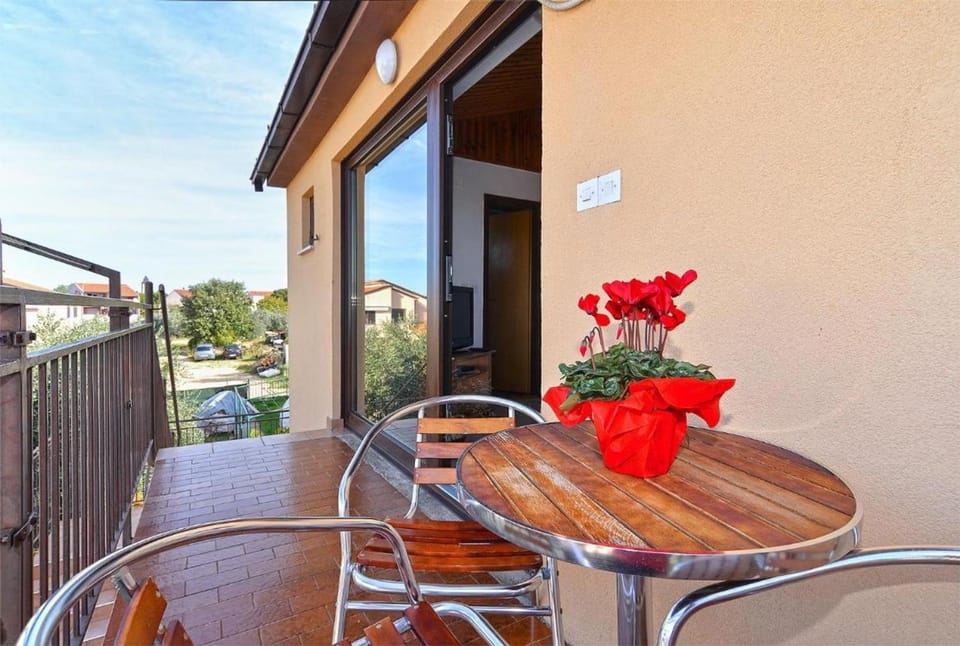 Balcony/Terrace, furniture