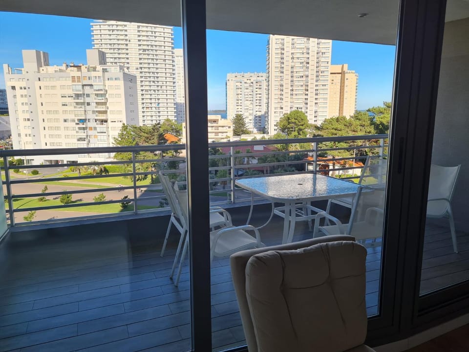 Alexander Bulevar frente a la Mansa Apartment in Punta del Este