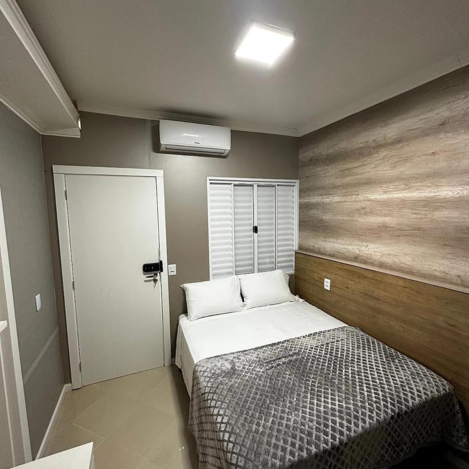 Photo of the whole room, Bedroom, air conditioner