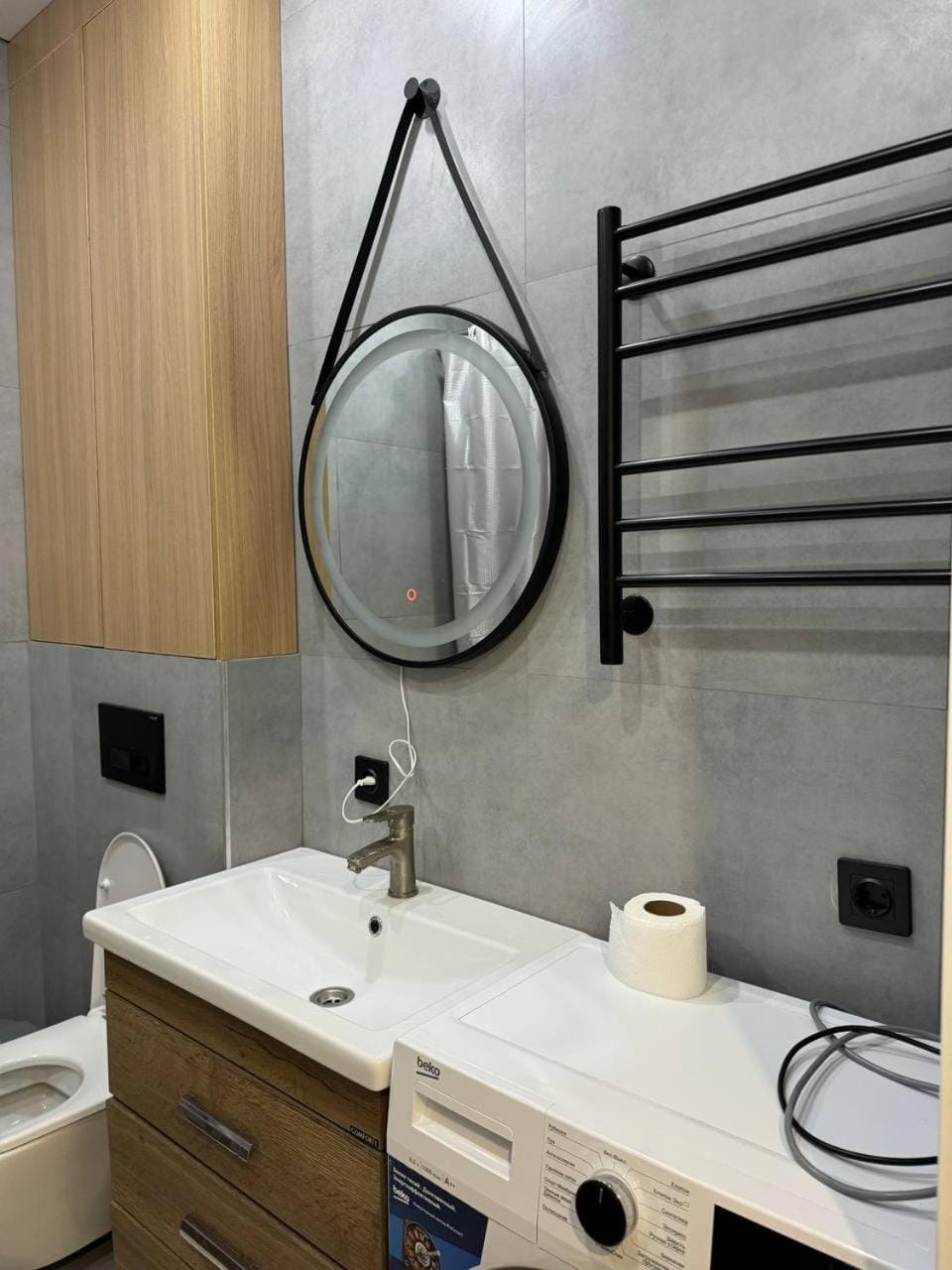 Bathroom, towels