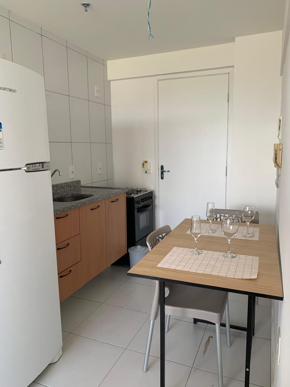 Kitchen or kitchenette, Dining area, stove