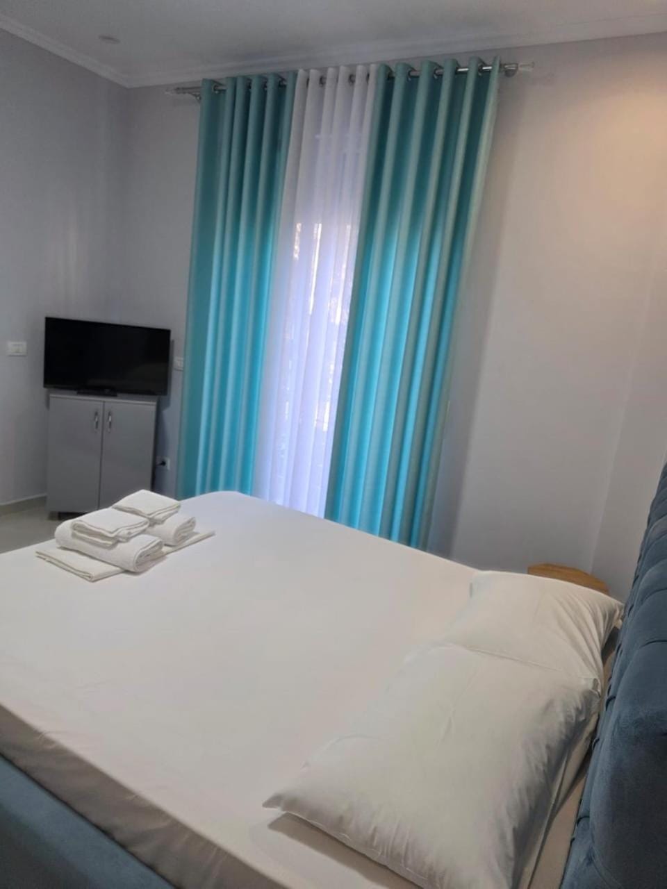 Bed, TV and multimedia