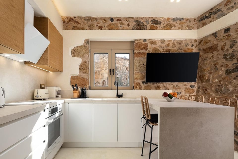TV and multimedia, Living room, Dining area, oven