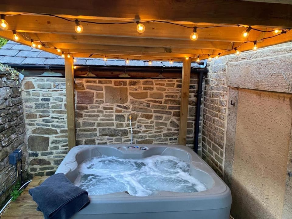 Basin Cottage Retreat House in High Peak District