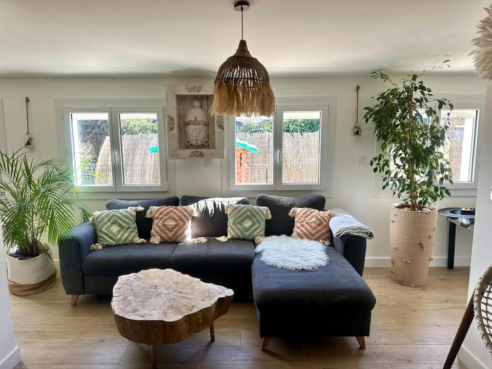 Idéal pour vos vacances Villa avec piscine et jacuzzi à 15 min de la plage House in Mauguio