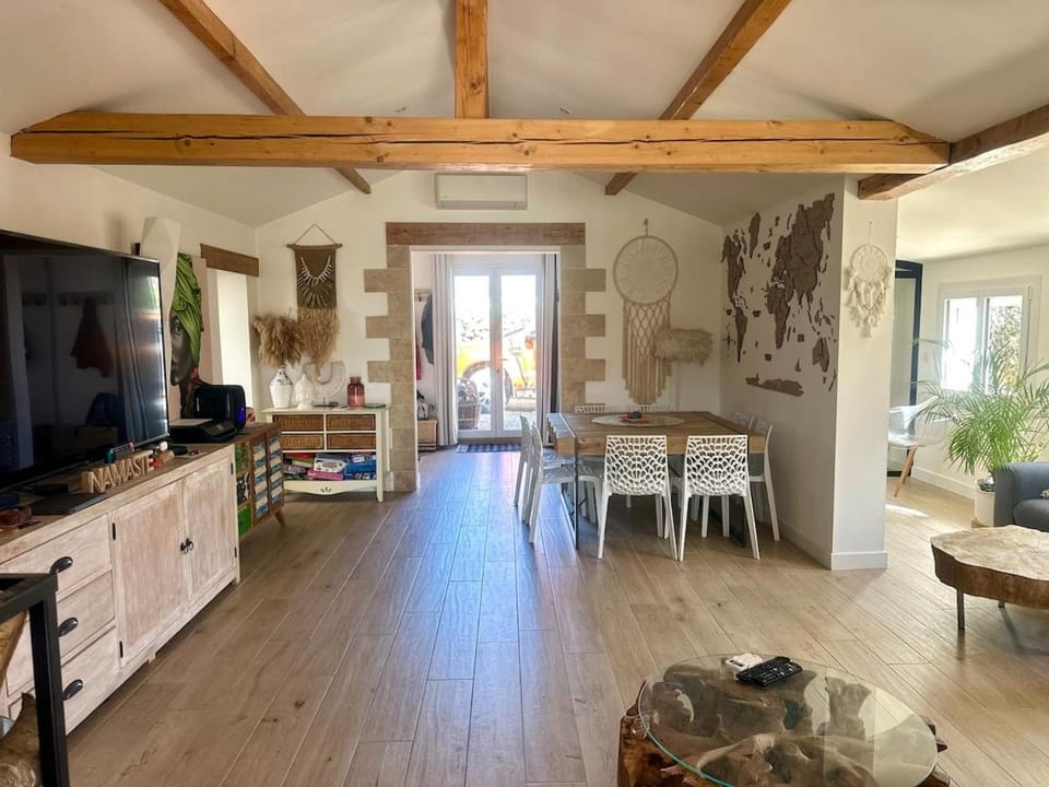 Idéal pour vos vacances Villa avec piscine et jacuzzi à 15 min de la plage House in Mauguio