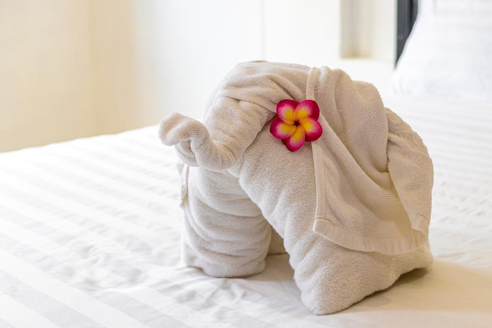 Bedroom, towels