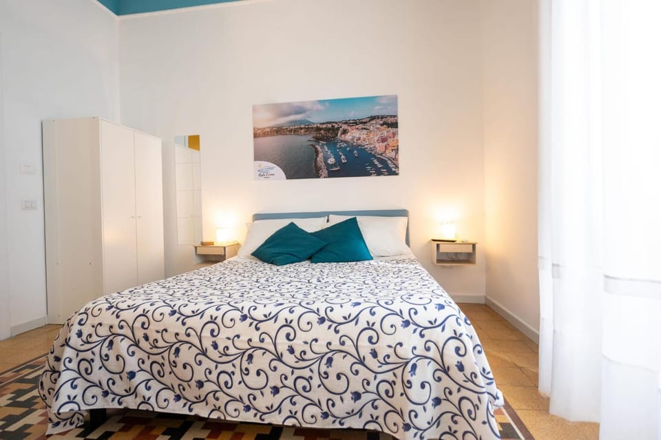 Resta Cu'mme Vomero Bed and Breakfast in Naples
