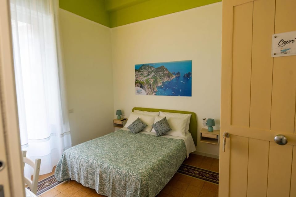 Resta Cu'mme Vomero Bed and Breakfast in Naples